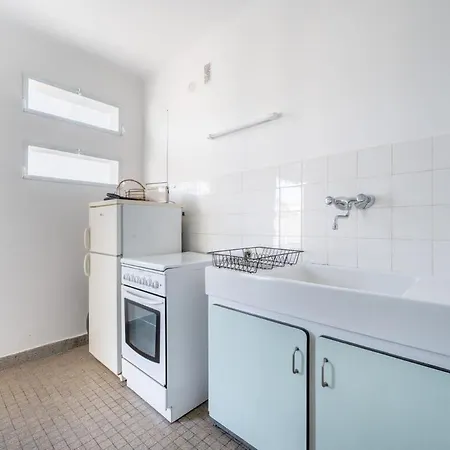 A056 - Centre With Parking Apartment *